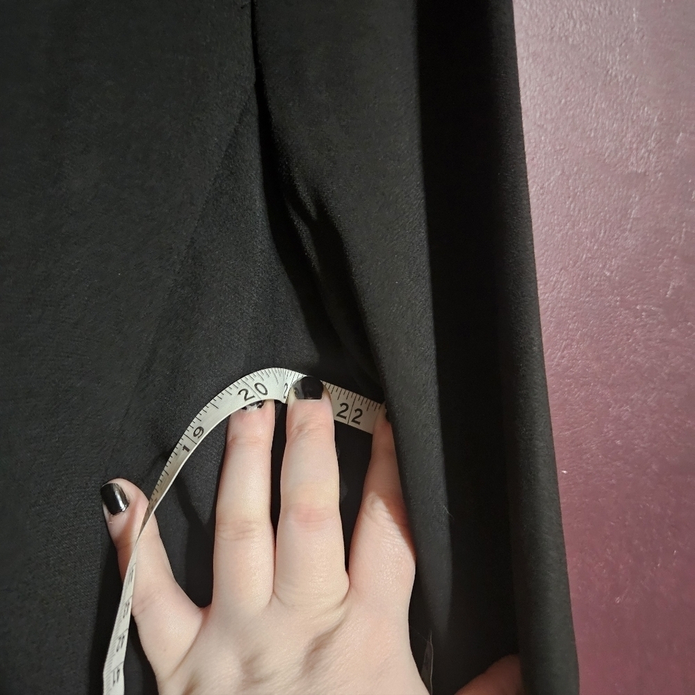 Jennifer Lopez Black Blazer With Silver Trim! - Picture 5 of 6